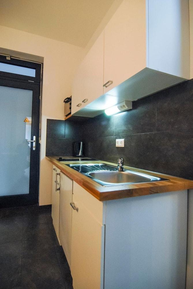 Petul Apart Hotel Am Ruhrbogen Bochum Bagian luar foto