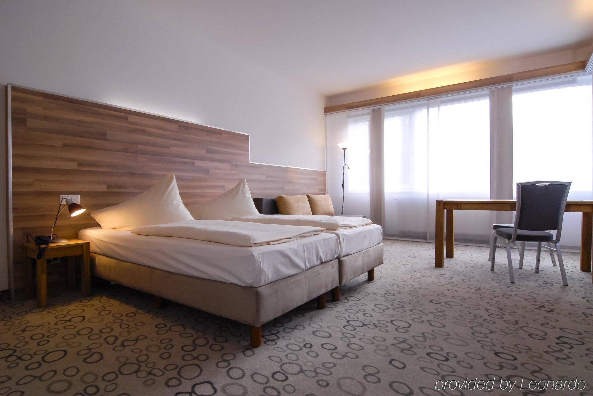 Petul Apart Hotel Am Ruhrbogen Bochum Bagian luar foto