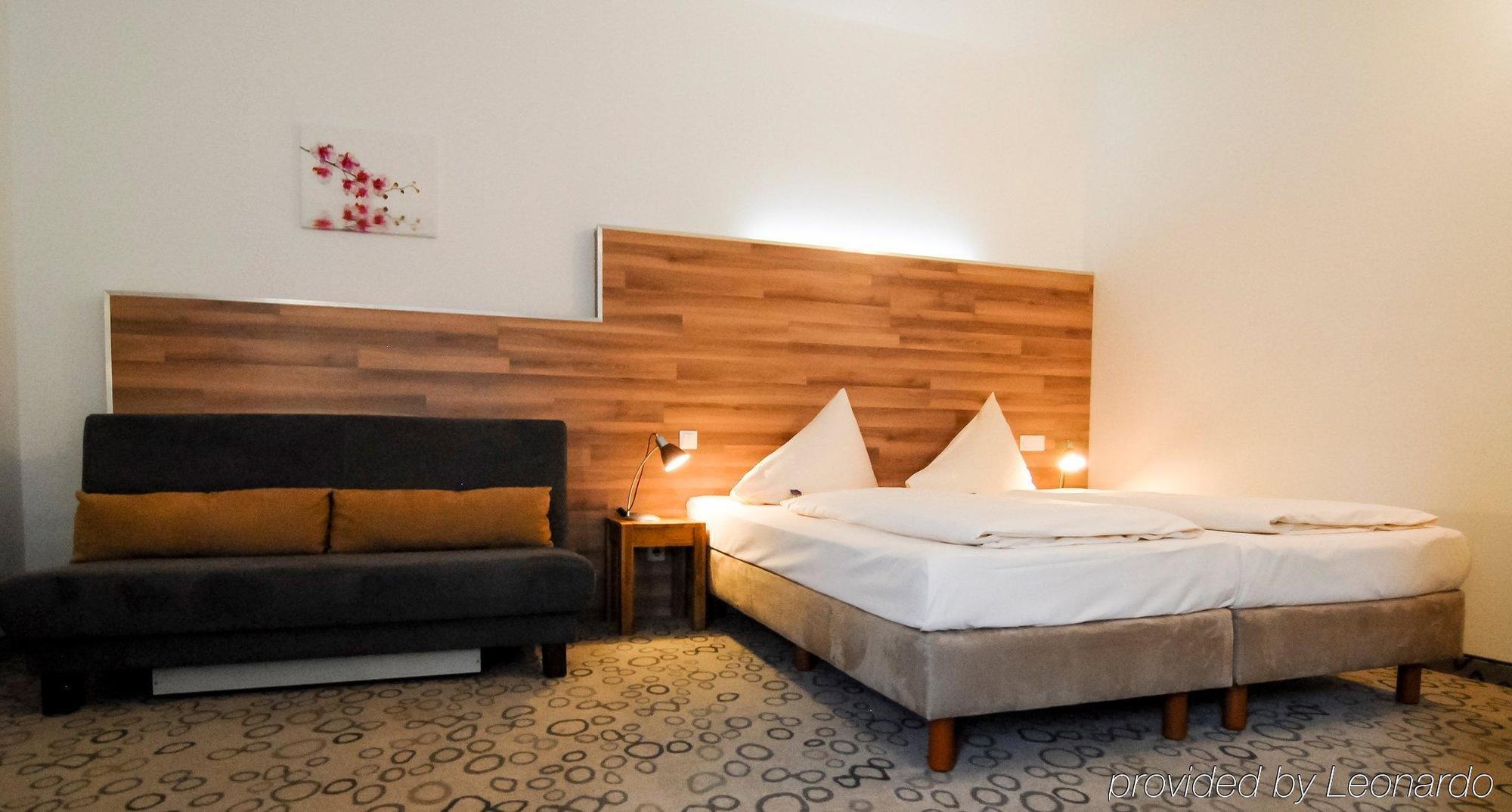 Petul Apart Hotel Am Ruhrbogen Bochum Bagian luar foto
