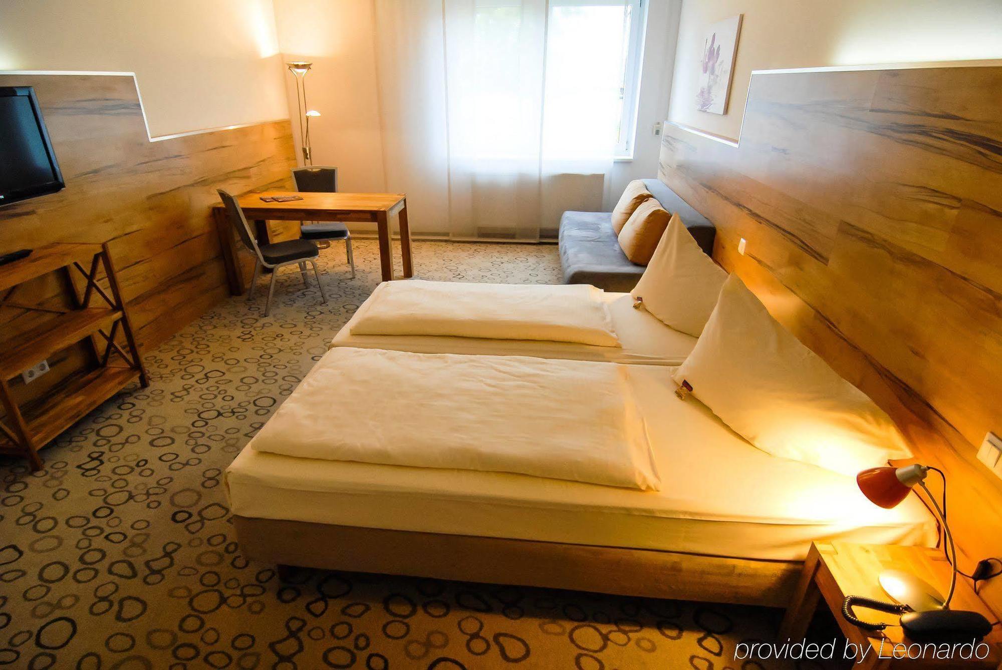 Petul Apart Hotel Am Ruhrbogen Bochum Bagian luar foto