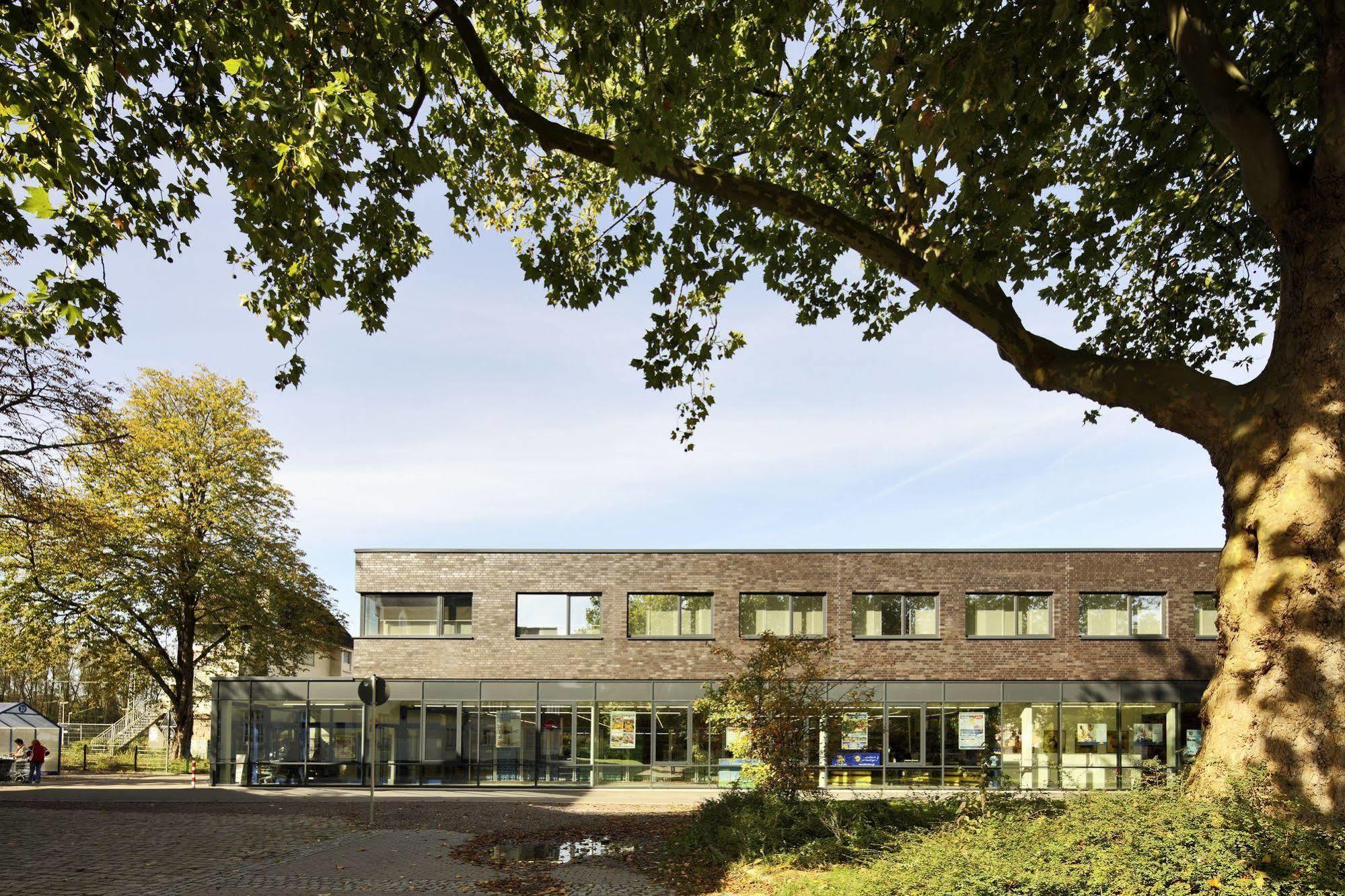 Petul Apart Hotel Am Ruhrbogen Bochum Bagian luar foto
